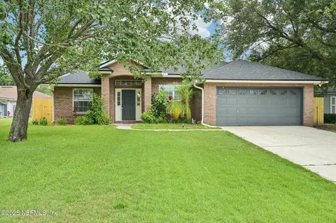 8761 Redleaf Ct, Jacksonville, FL 32244