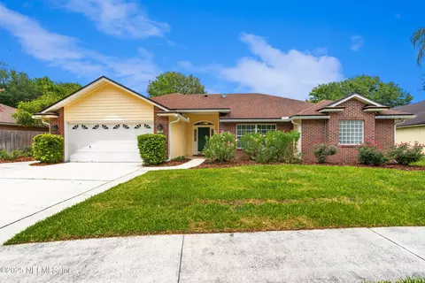 5717 S Lake Fern Dr, Jacksonville, FL 32258