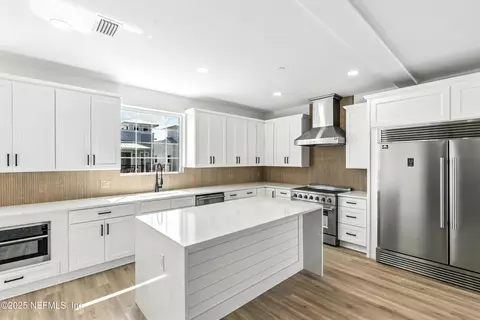 Kitchen - 82 Cortez Ave, Saint Augustine, FL 32080 photo 5 of 6