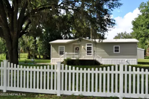 103 Barter Dr, Satsuma, FL 32189