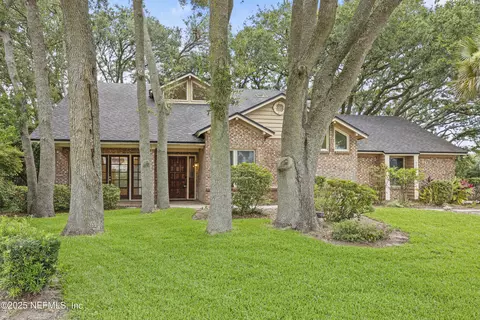 521 Birch Ct, Neptune Beach, FL 32266