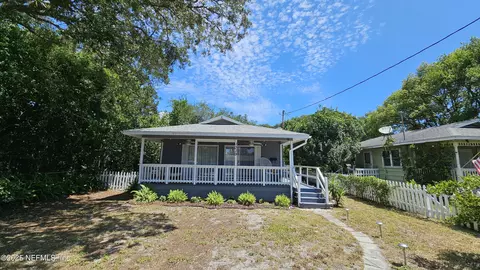 1319 Hickory St, Fernandina Beach, FL 32034