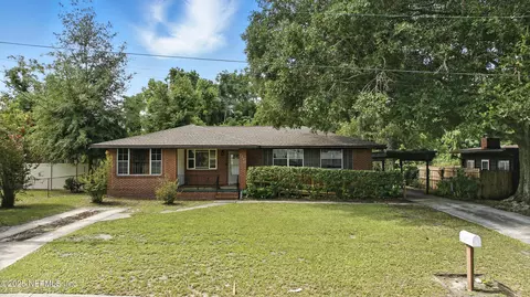 7446 S Skye Dr, Jacksonville, FL 32221