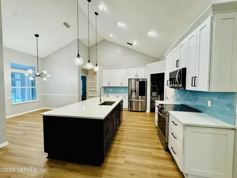 8725 Southern Glen Dr, Jacksonville, FL 32256