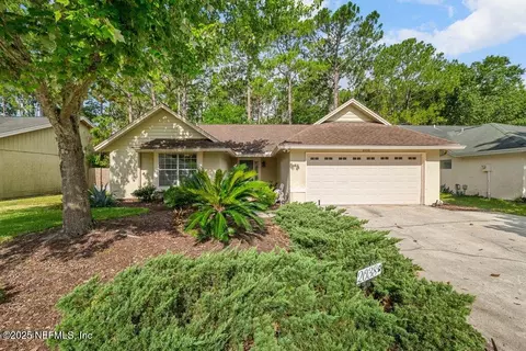 2038 St Martins Dr W, Jacksonville, FL 32246