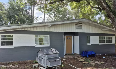 282 Byrd Rd, Crescent City, FL 32112