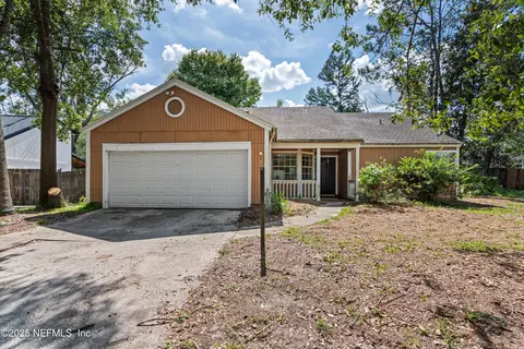 8182 Loch Lomond Ln, Jacksonville, FL 32244