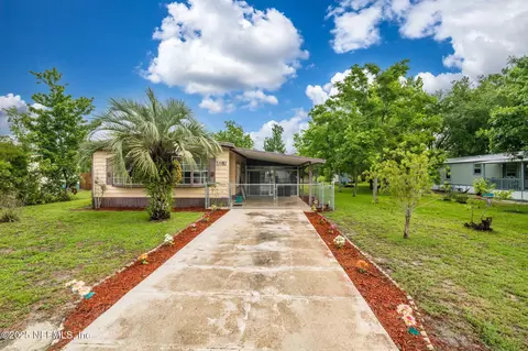 123 Peninsular Dr, Crescent City, FL 32112