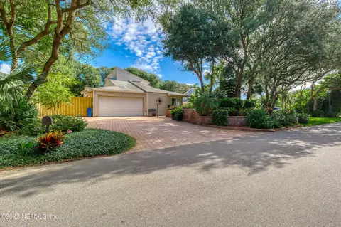 315 20th St, Atlantic Beach, FL 32233