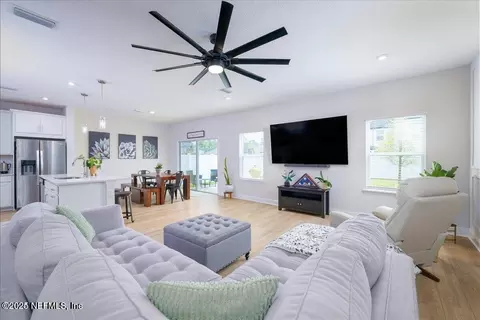143 Dahlia Falls Dr, Saint Johns, FL 32259