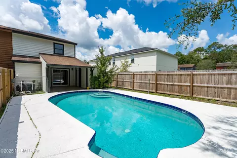 7679 Melissa Ct N, Jacksonville, FL 32210