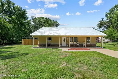 105 Oakwood Rd, Satsuma, FL 32189