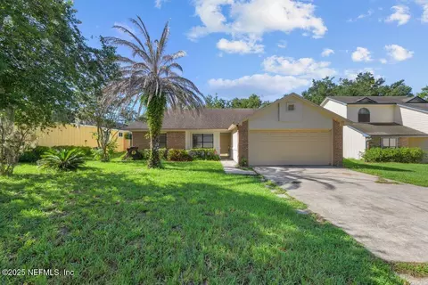 7116 Fort Caroline Hills Dr, Jacksonville, FL 32277