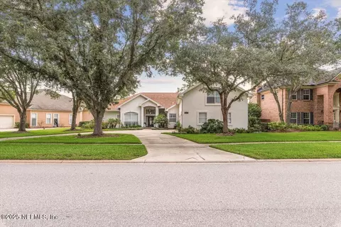 10143 Bishop Lake Rd W, Jacksonville, FL 32256