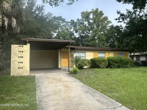 5032 Redstone Dr, Jacksonville, FL 32210