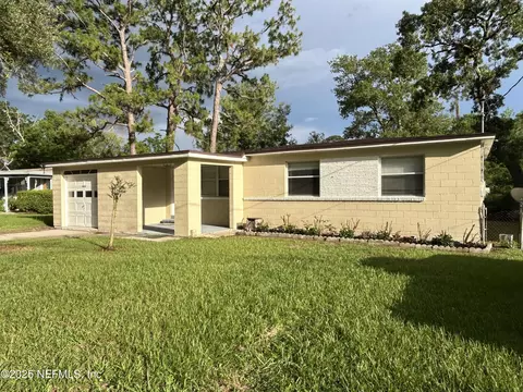 6816 Lotus Rd S, Jacksonville, FL 32211