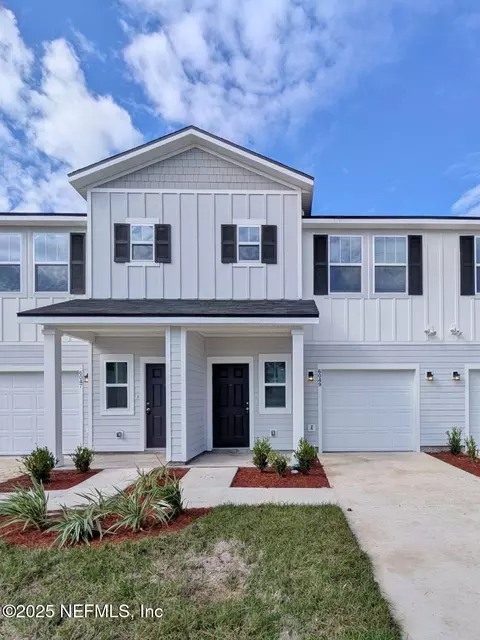 6047 Carolines Ct, Jacksonville, FL 32277