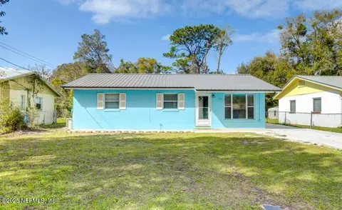 1922 Locust Ave, Palatka, FL 32177
