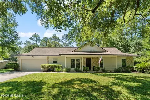 1275 Surrey Gln, Middleburg, FL 32068