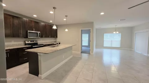 228 Clayton St, Brandon, FL 33511