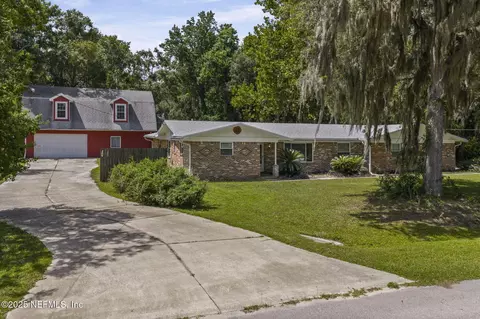 136 Hollywood Forest Dr, Fleming Island, FL 32003