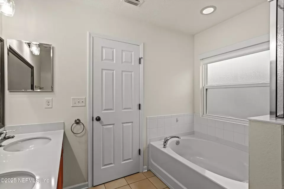 Bath - 6589 Winding Greens Dr, Jacksonville, FL 32244 photo 2 of 3
