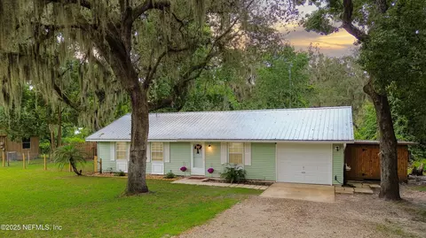 112 River Rd Dr, Palatka, FL 32177