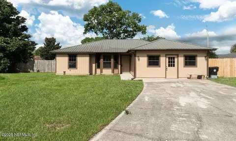 3213 Trishas Ct, Green Cove Springs, FL 32043