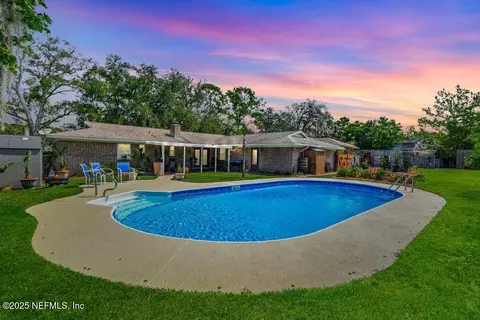 221 Stoneridge Ct, Orange Park, FL 32065