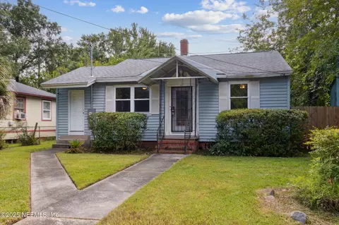 1025 Westbrook Cir E, Jacksonville, FL 32209