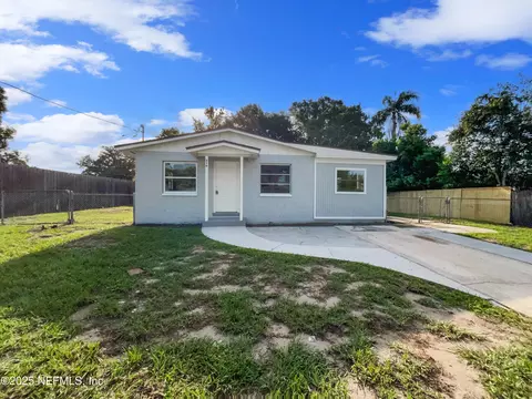 210 Hilltop Dr, Orange Park, FL 32073