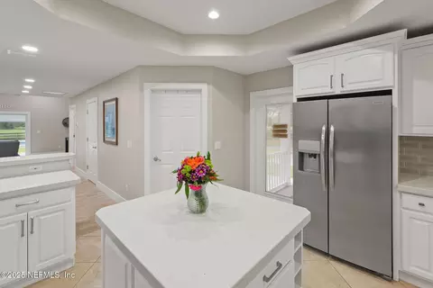 Kitchen - 4575 Wolfe Rd, Saint Augustine, FL 32092 photo 4 of 6