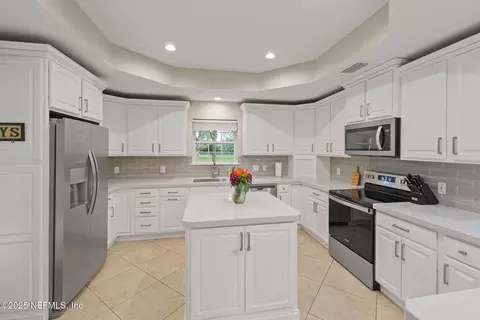 Kitchen - 4575 Wolfe Rd, Saint Augustine, FL 32092 photo 2 of 6