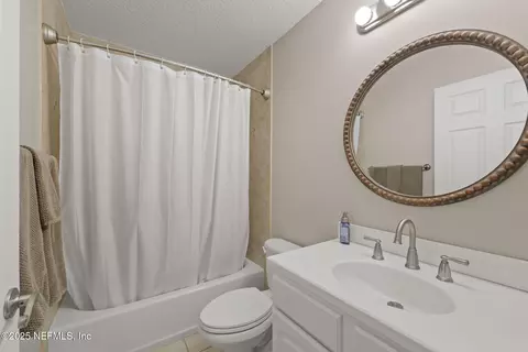 Bath - 4575 Wolfe Rd, Saint Augustine, FL 32092 photo 3 of 6