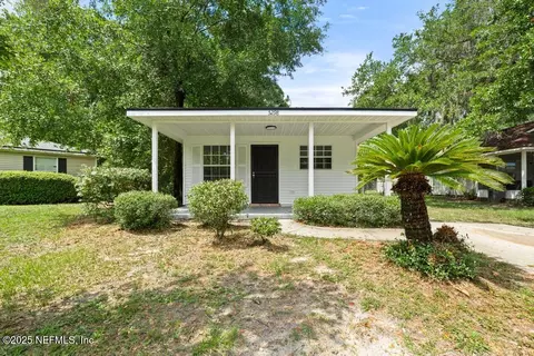 5298 Golfbrook Dr, Jacksonville, FL 32208