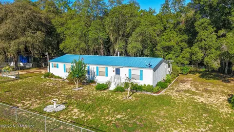 535 Marion Ave, Interlachen, FL 32148