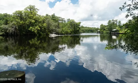 293 Lake Asbury Dr, Green Cove Springs, FL 32043