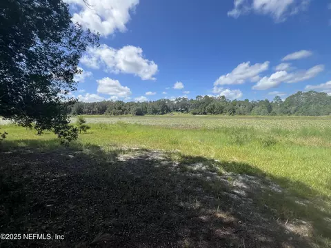 427 S South Carolina St, Hawthorne, FL 32640