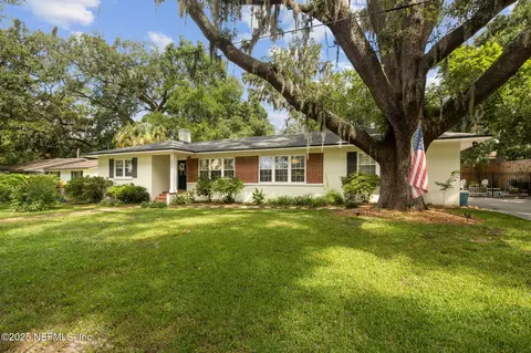 1405 Redbud Ln, Jacksonville, FL 32207