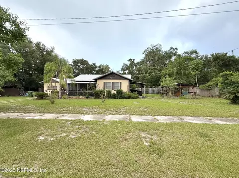 125 W Forest Park Dr, Palatka, FL 32177