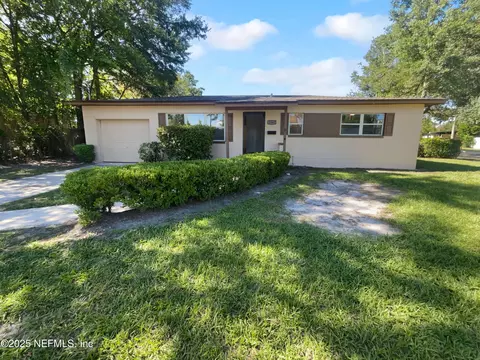 2360 Leonid Rd, Jacksonville, FL 32218