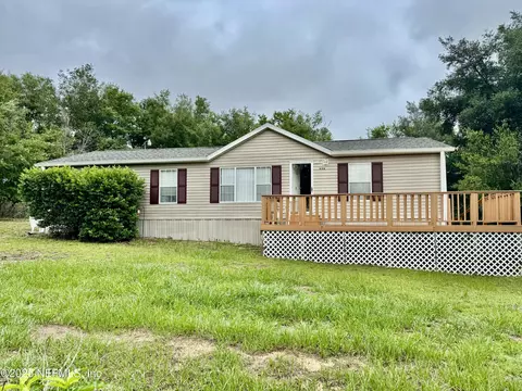 322 6th Way, Interlachen, FL 32148