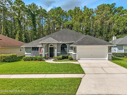 12462 Harbor Winds Dr N, Jacksonville, FL 32225