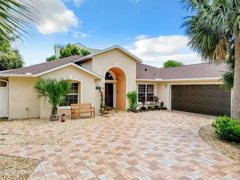 325 N 8th St, Flagler Beach, FL 32136