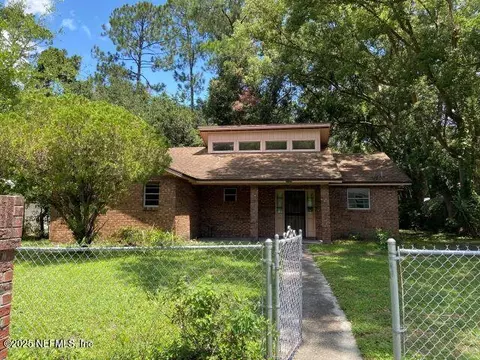 2121 Sessions Ln, Jacksonville, FL 32207
