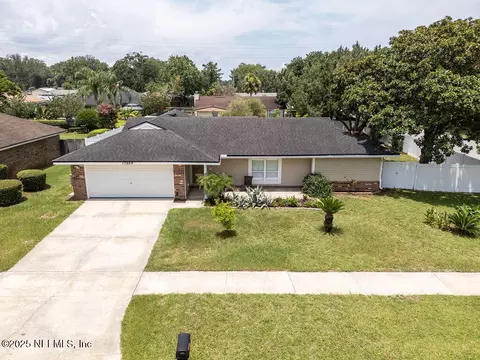 13999 Island Cove Dr, Jacksonville, FL 32224