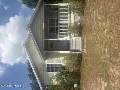 103 Jones St, Interlachen, FL 32148