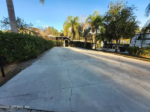 1074 Front St Apt 50b St, Welaka, FL 32193