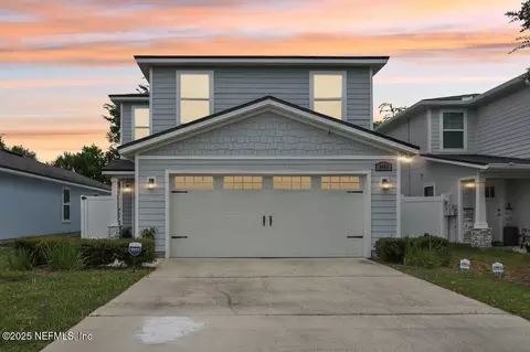 8469 Thor St, Jacksonville, FL 32216