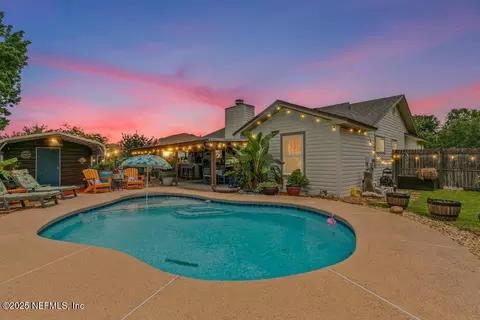 610 Harrington Ln, Jacksonville, FL 32221